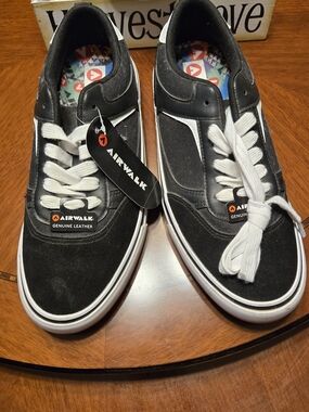Airwalk Men’s Black & White Low-Top Skate Shoes